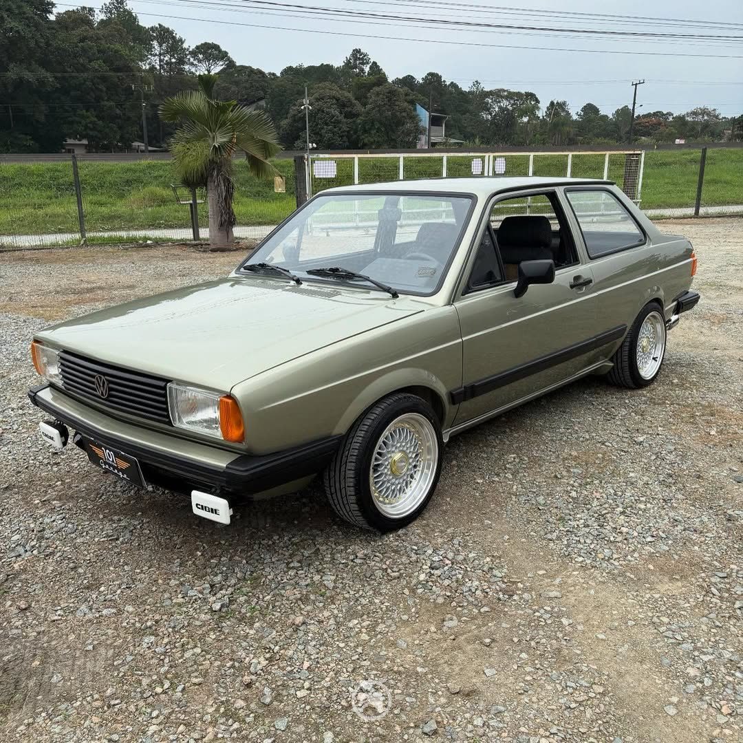 Customização Volkswagen Voyage 1982: Projeto Sleeper com Toques Anos 80 — imagem 4
